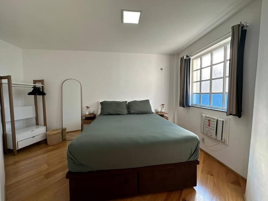 Lindo Apto Copacabana Vista Mar Apartamento *
